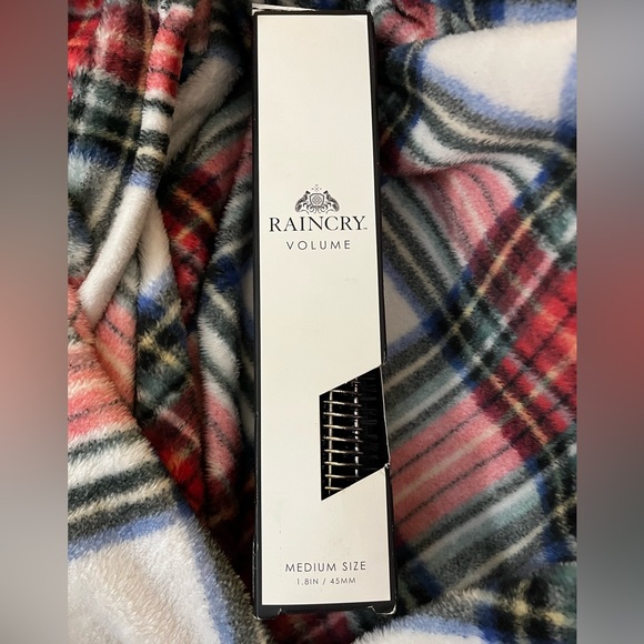 Raincry Magnesium Volumizing Brush Medium Size NIB - Picture 1 of 4